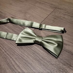 TRENDHIM Olive Bow Tie